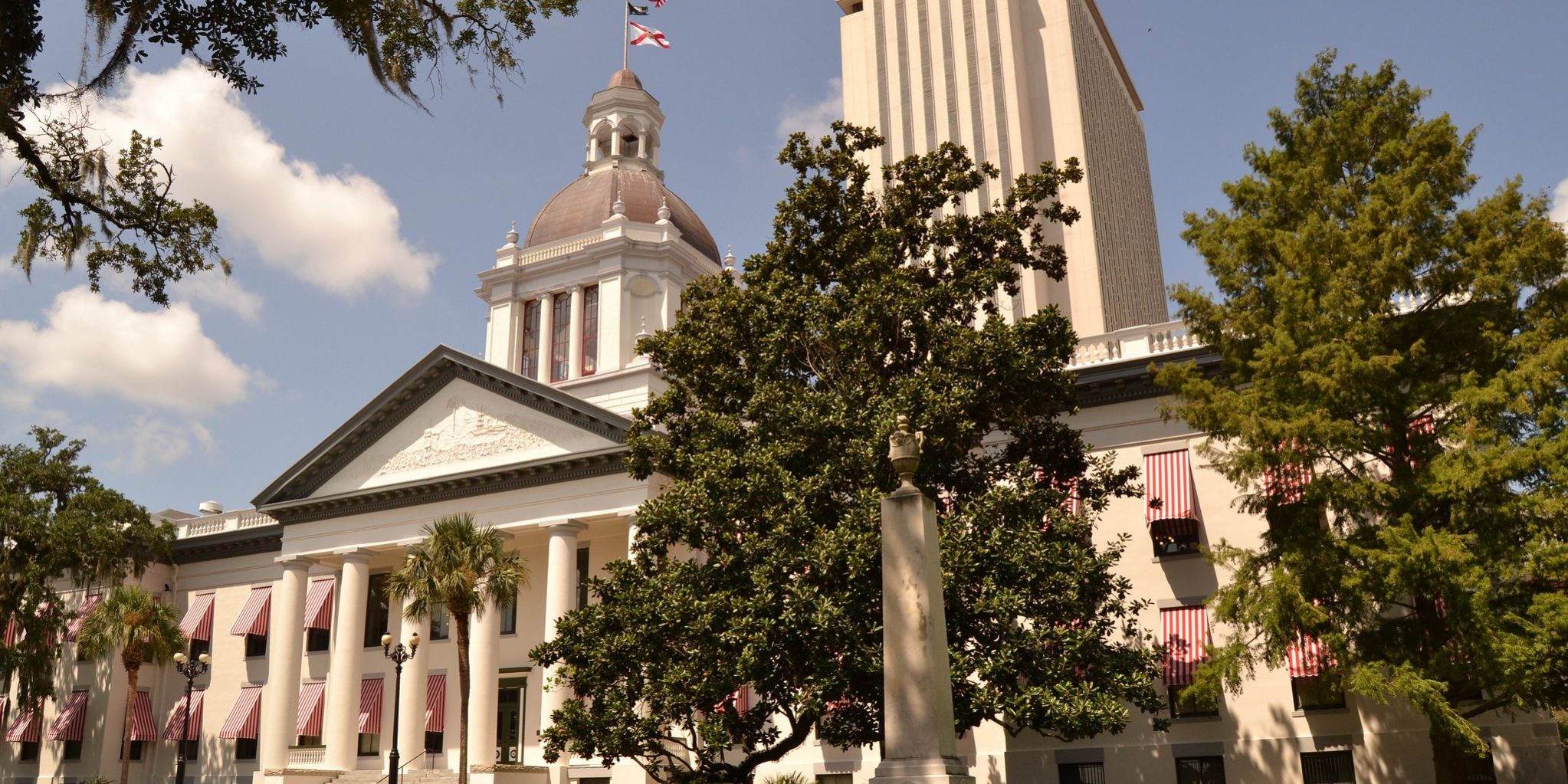 Image of Florida State Capitol, Tallahassee, Florida. Photo by Artie White, 2013. https://www.flickr.com/photos/artiewhite/17249458362/