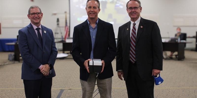 Al Bartolotta receives award